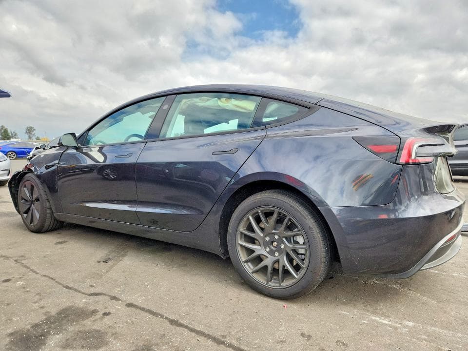 2025 TESLA MODEL 3 2