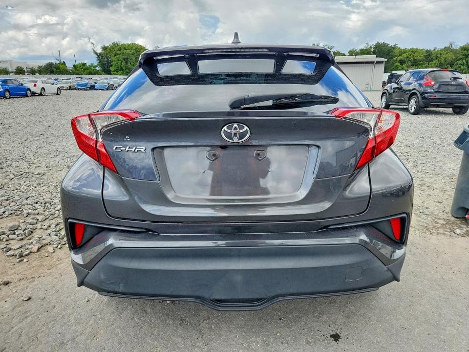 2021 TOYOTA C-HR LE 6