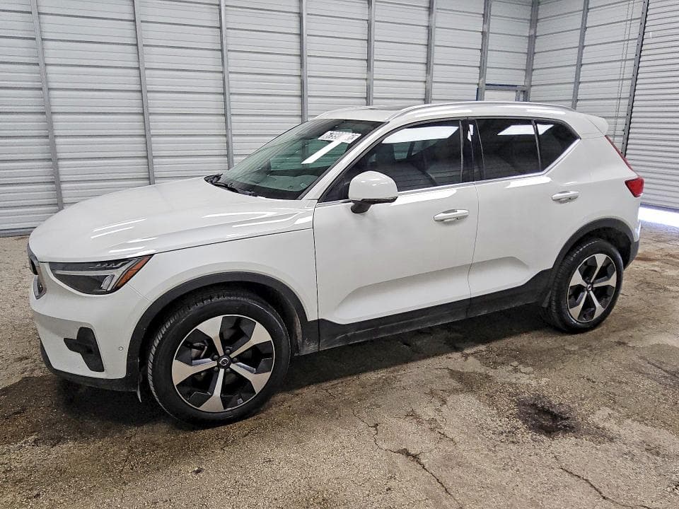 2025 VOLVO XC40 PLUS - 1