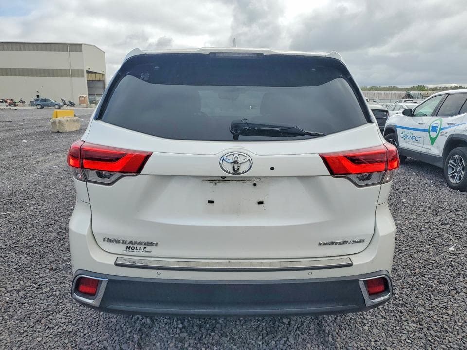 2017 TOYOTA HIGHLANDER LIMITED 6