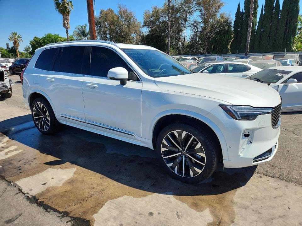 2025 VOLVO XC90 ULTRA 4