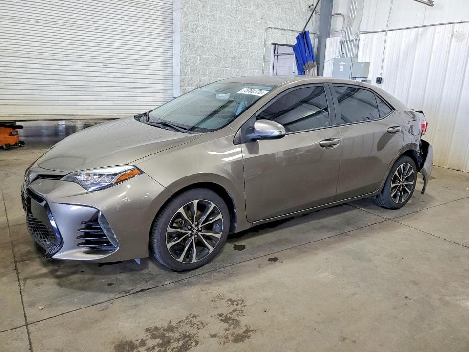 2017 TOYOTA COROLLA SE - 1