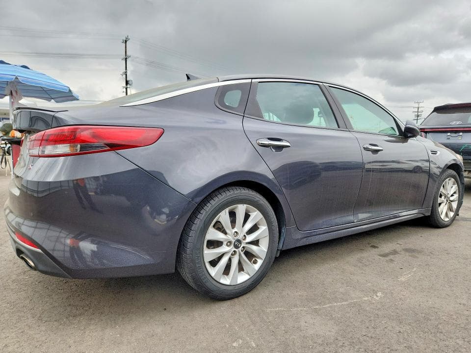 2018 KIA OPTIMA S 3