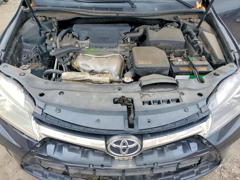 2017 TOYOTA CAMRY SE 11