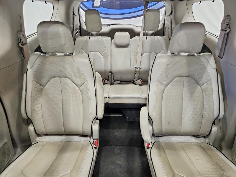 2021 CHRYSLER PACIFICA LIMITED 10