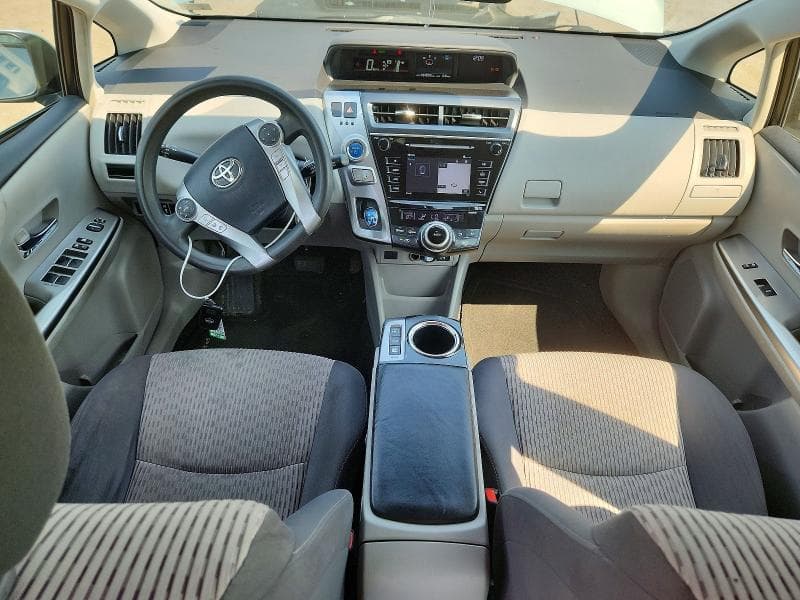 2017 TOYOTA PRIUS V THREE 8