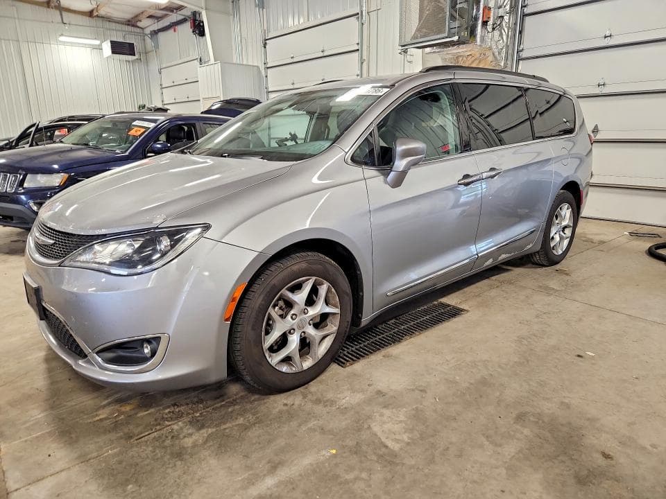 2017 CHRYSLER PACIFICA TOURING L - 1
