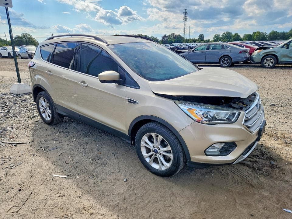 2017 FORD ESCAPE SE 4