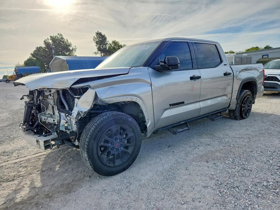 2022 TOYOTA TUNDRA SR5