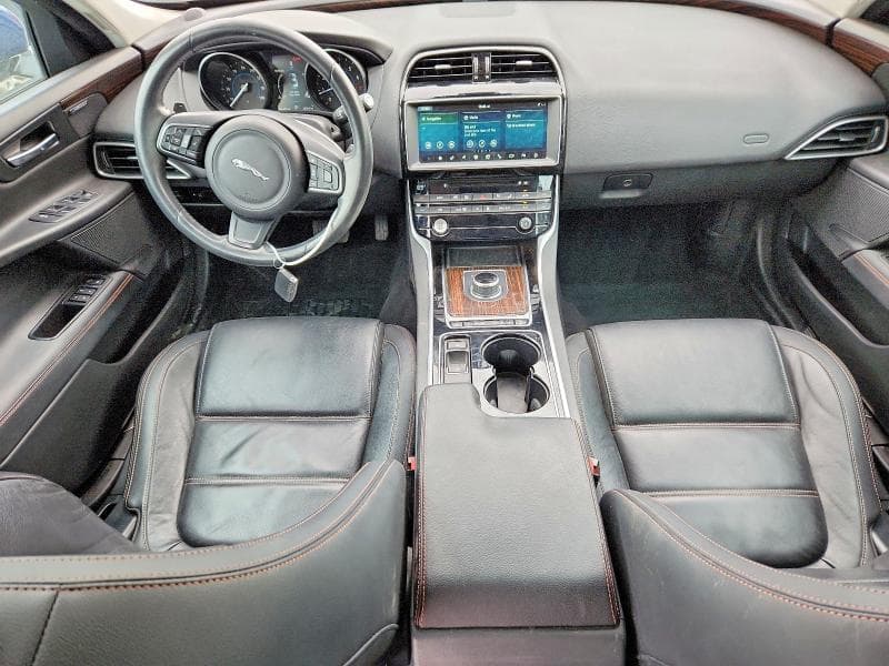 2017 JAGUAR XE PRESTIGE 8