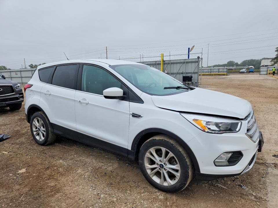 2019 FORD ESCAPE SE 4