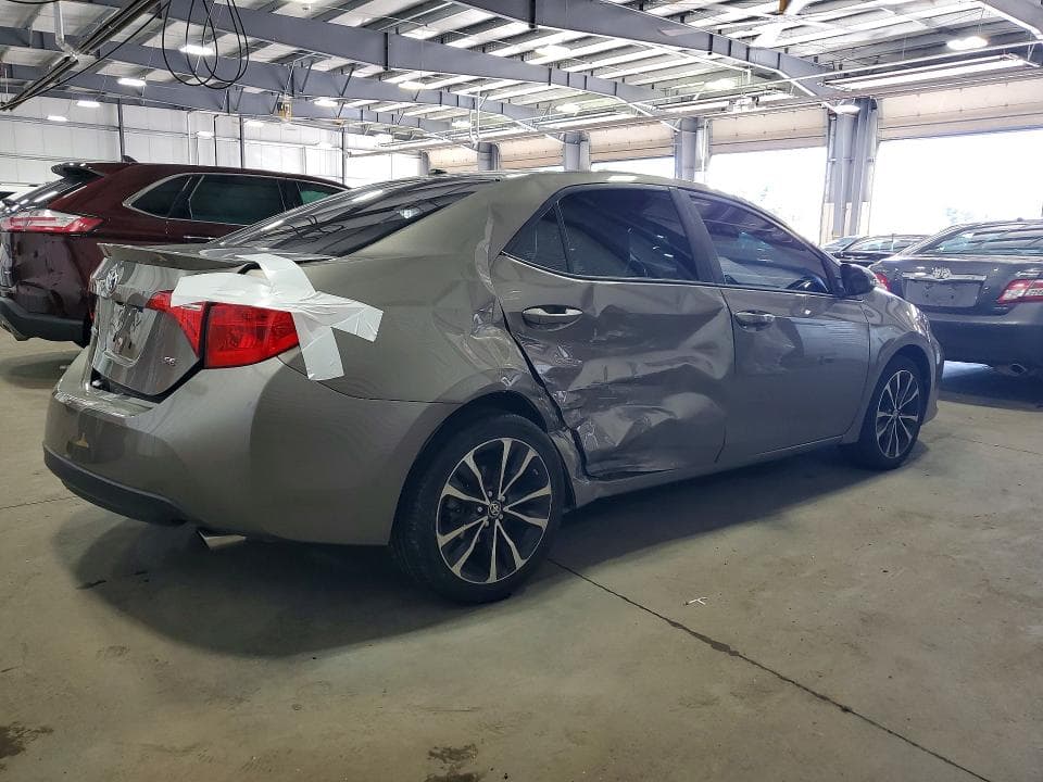 2017 TOYOTA COROLLA SE 3