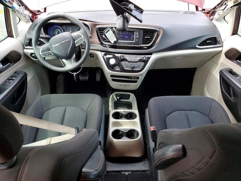 2017 CHRYSLER PACIFICA LX 8