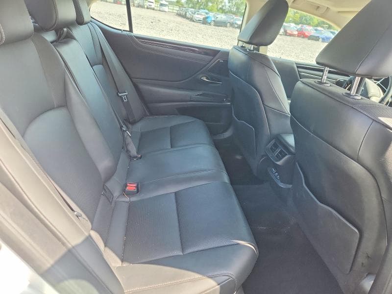 2021 LEXUS ES 300H 10