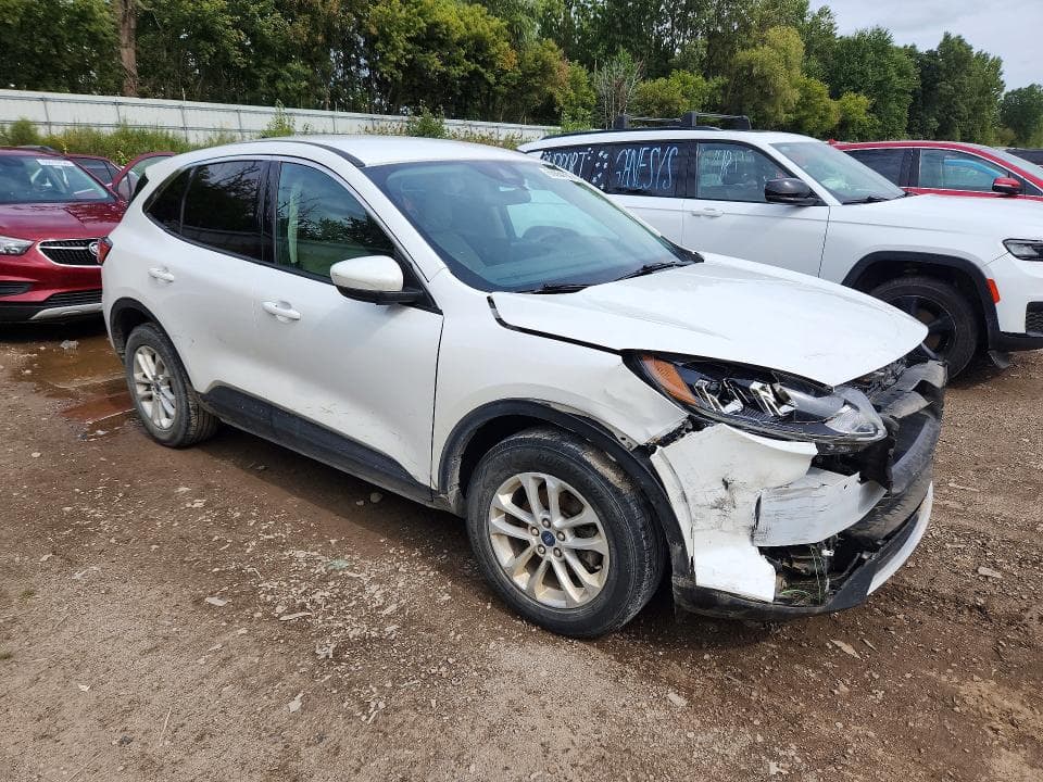 2020 FORD ESCAPE SE 4