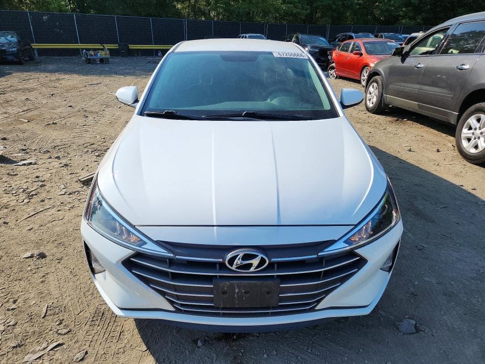 2019 HYUNDAI ELANTRA SE 5