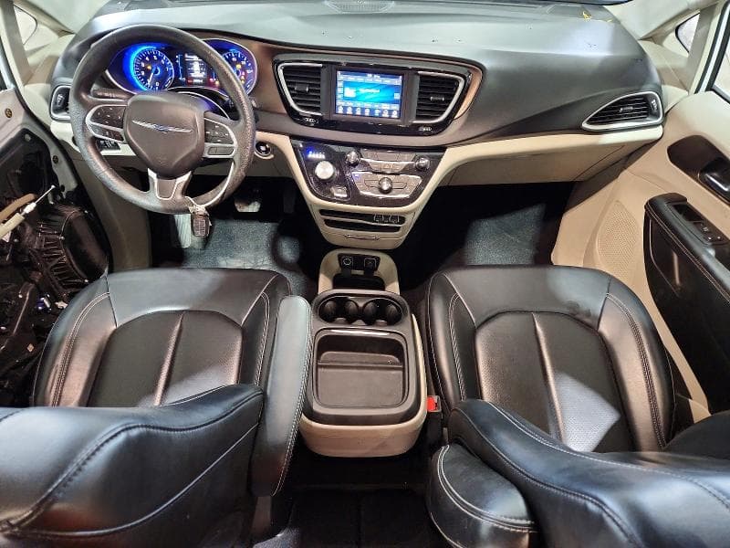 2021 CHRYSLER VOYAGER LXI 8