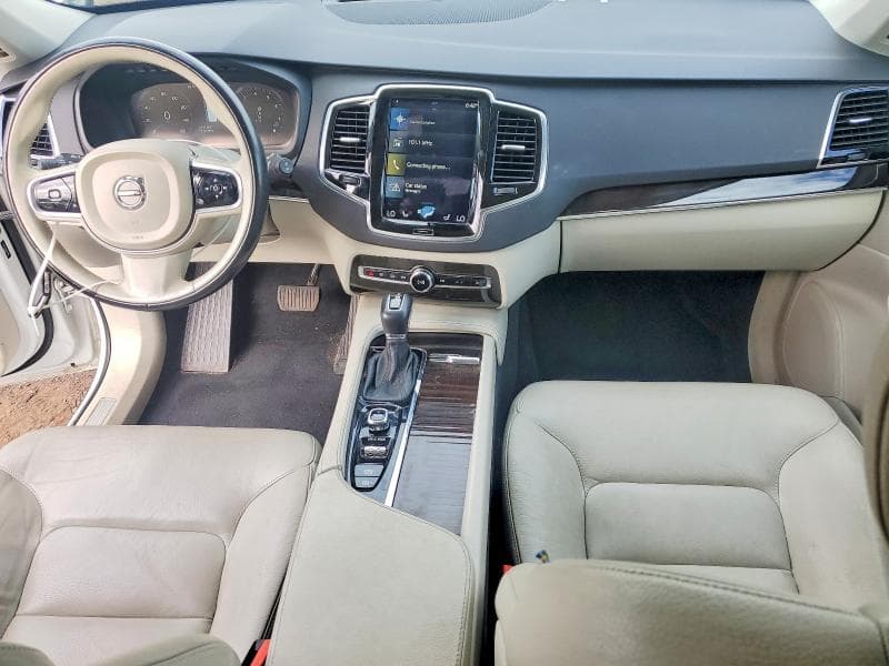 2017 VOLVO XC90 T6 8