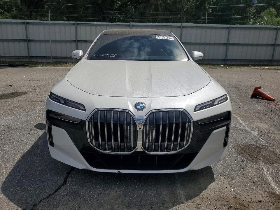 2025 BMW 740 XI 5
