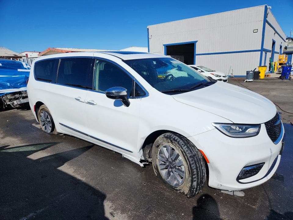 2023 CHRYSLER PACIFICA HYBRID LIMITED 4