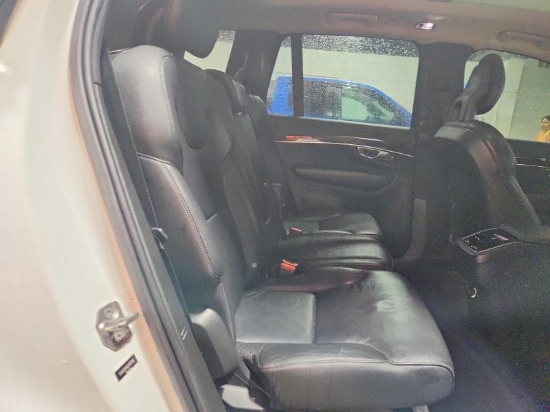 2017 VOLVO XC90 T6 11