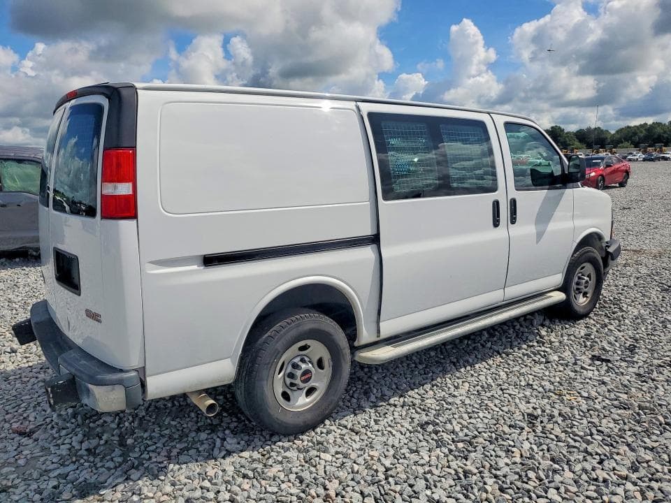 2021 GMC SAVANA G2500 3