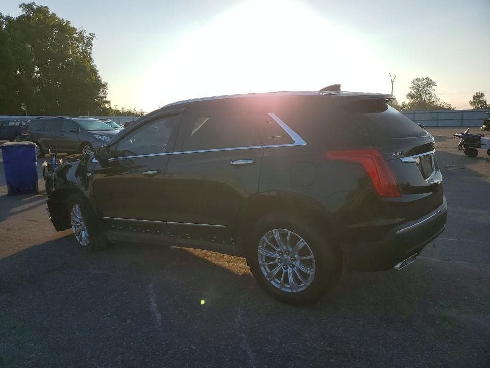 2017 CADILLAC XT5 2