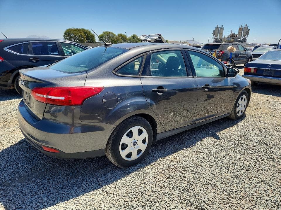2018 FORD FOCUS S 3