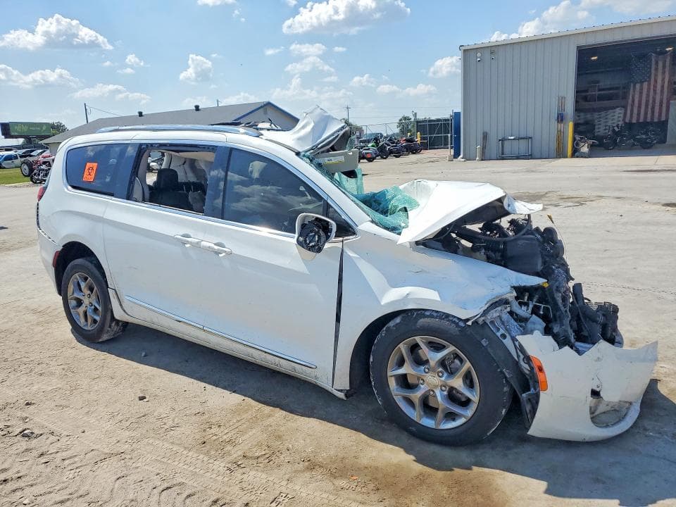 2018 CHRYSLER PACIFICA LIMITED 4