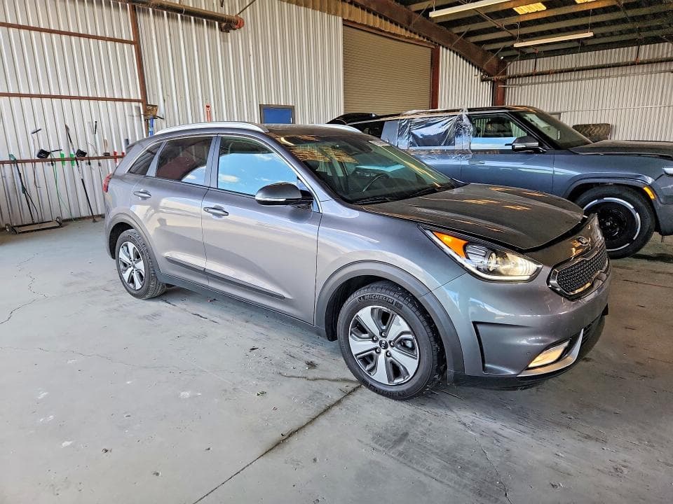 2018 KIA NIRO EX 4