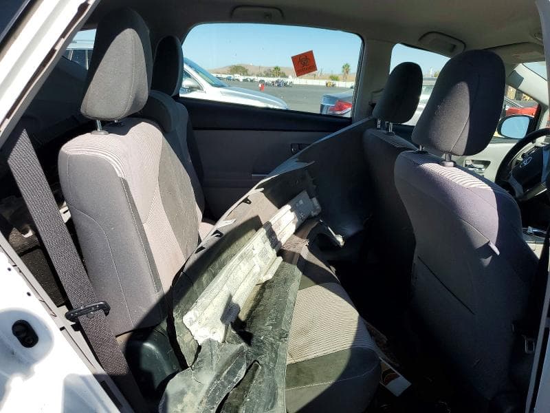 2017 TOYOTA PRIUS V TWO 10