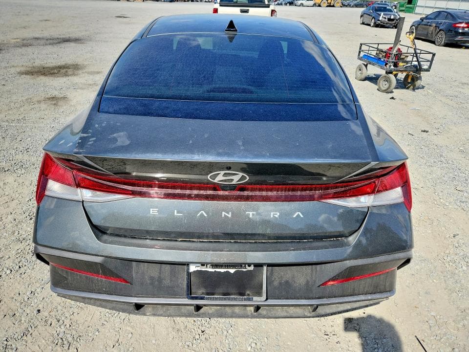 2024 HYUNDAI ELANTRA SE 6