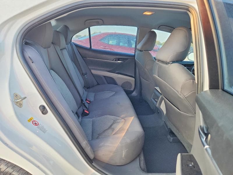 2018 TOYOTA CAMRY LE 10