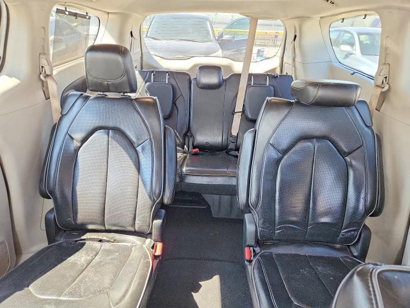 2018 CHRYSLER PACIFICA LIMITED 10