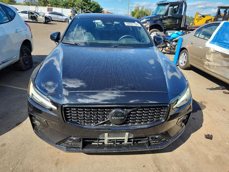 2023 VOLVO S60 PLUS 5
