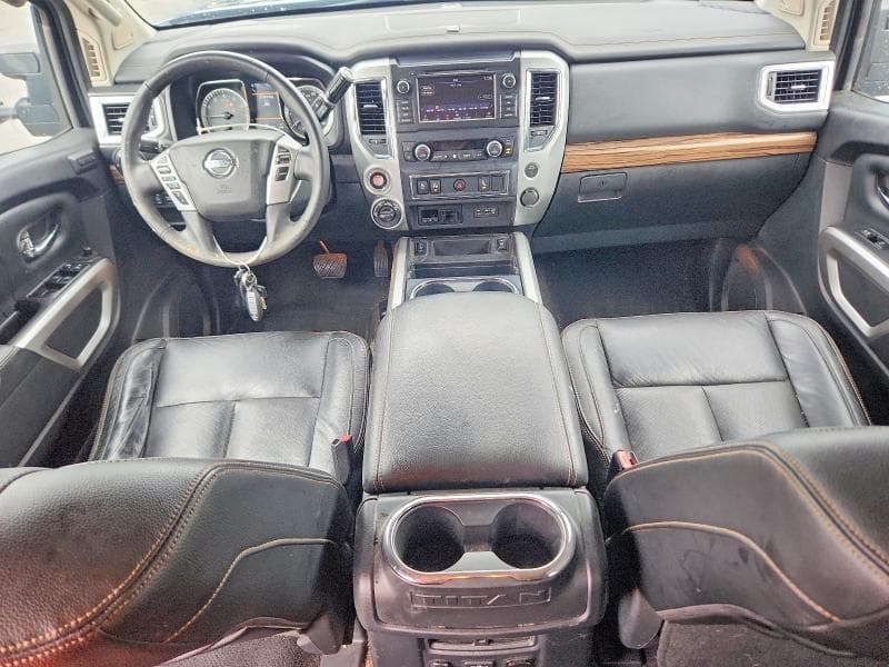 2019 NISSAN TITAN SL 8