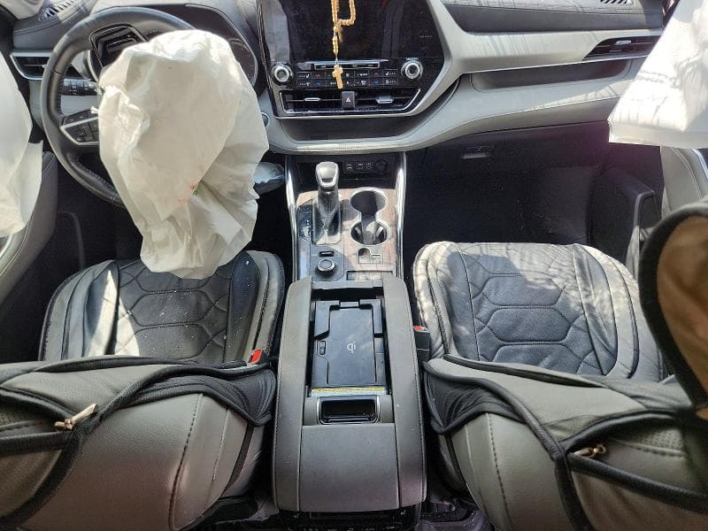 2022 TOYOTA HIGHLANDER PLATINUM 8