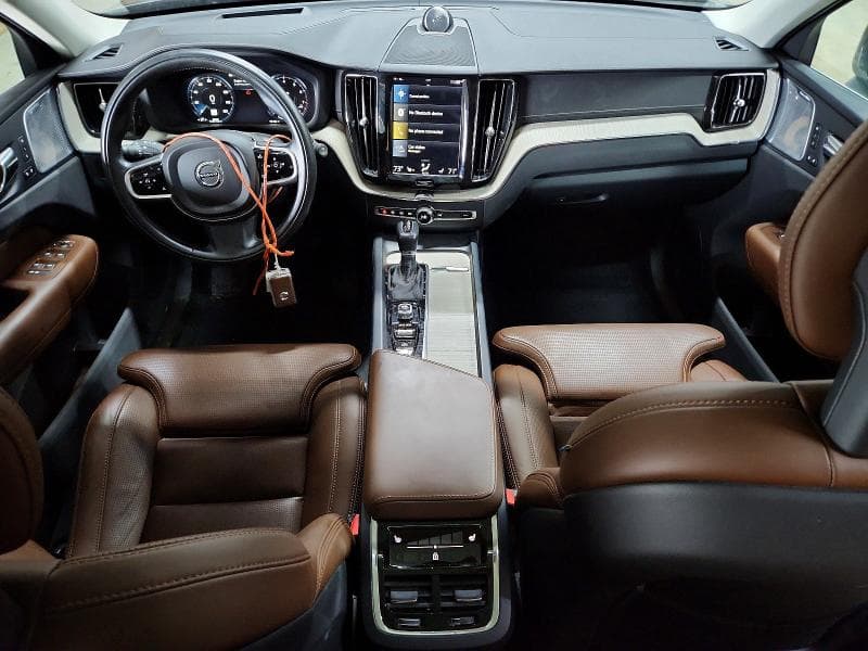 2020 VOLVO XC60 8
