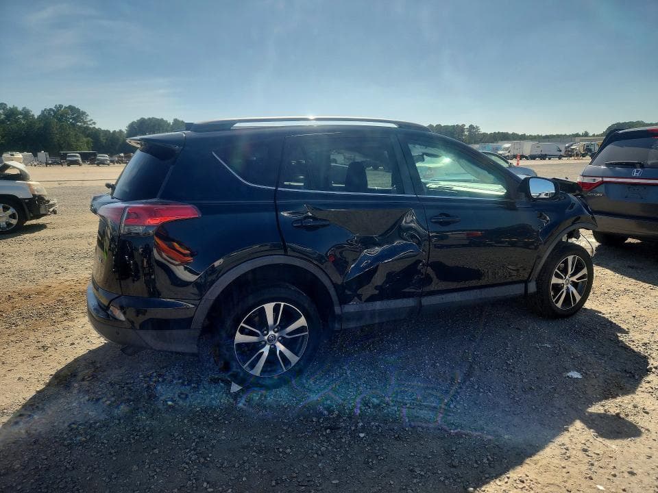 2017 TOYOTA RAV4 XLE 3