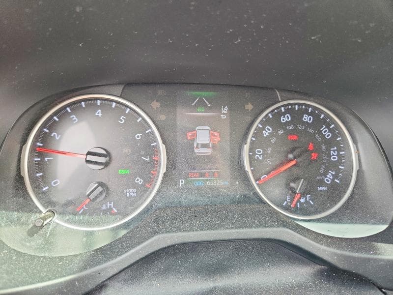 2019 TOYOTA RAV4 XLE 9