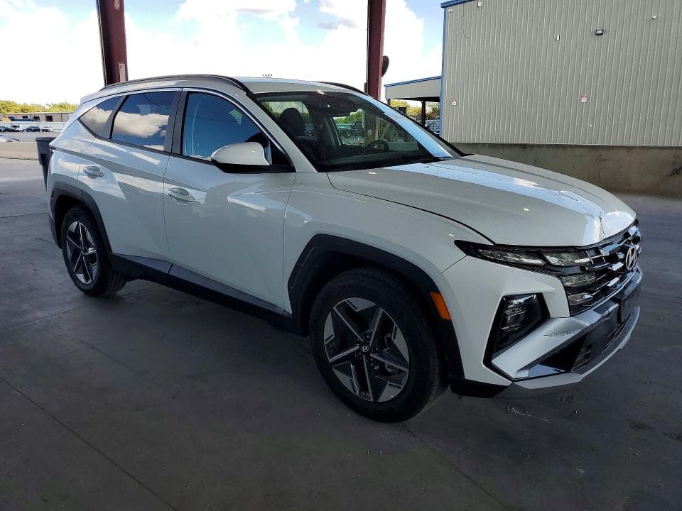 2026 HYUNDAI TUCSON SEL 4