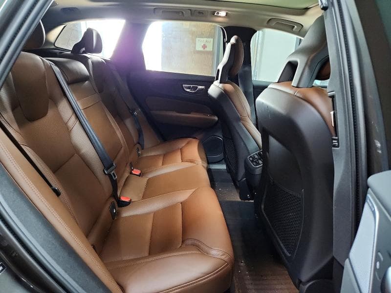 2020 VOLVO XC60 11