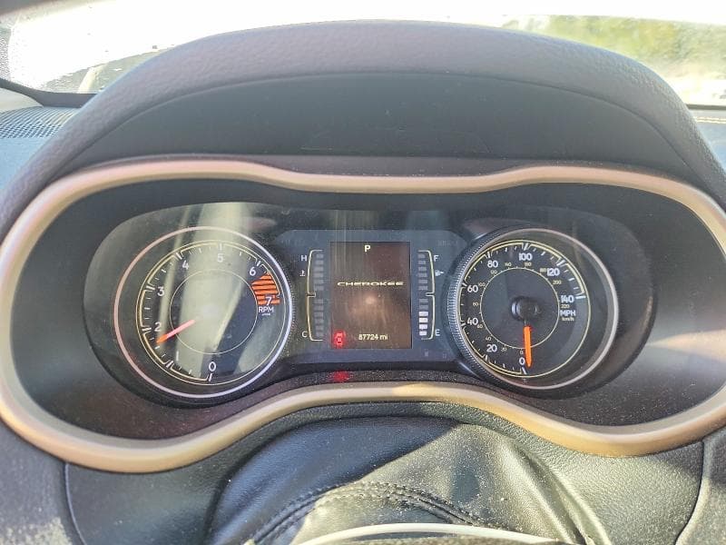 2018 JEEP CHEROKEE LATITUDE 9