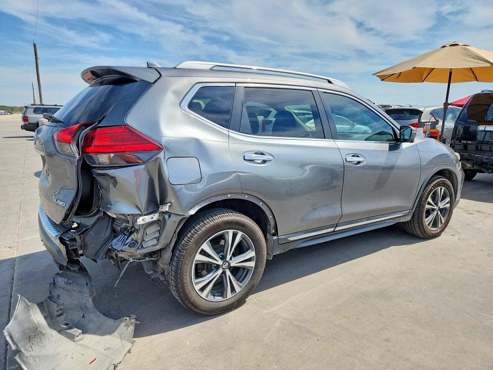 2017 NISSAN ROGUE SL 3