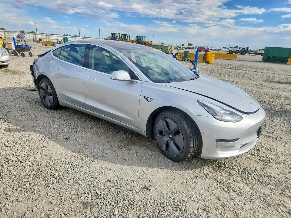 2018 TESLA MODEL 3 4