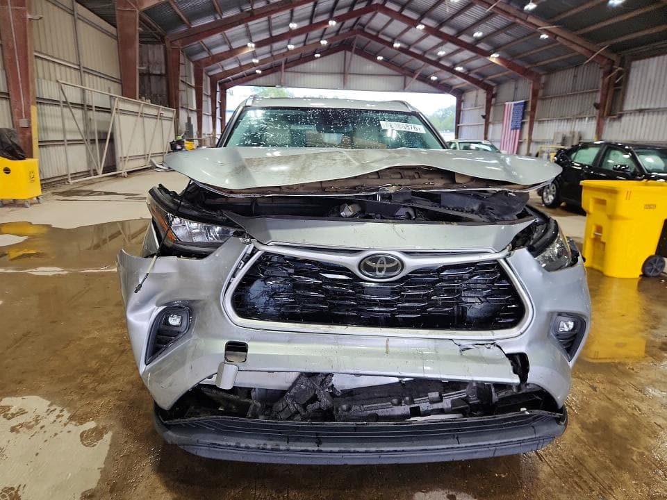 2020 TOYOTA HIGHLANDER XLE 5
