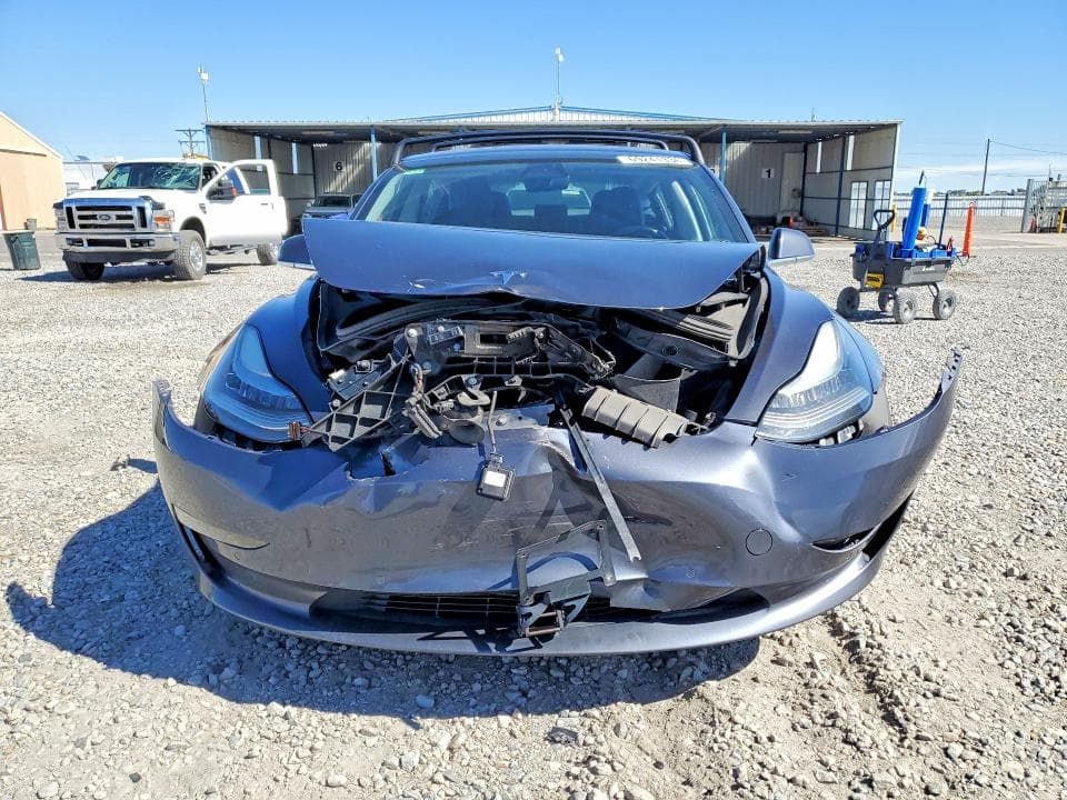 2018 TESLA MODEL 3 5