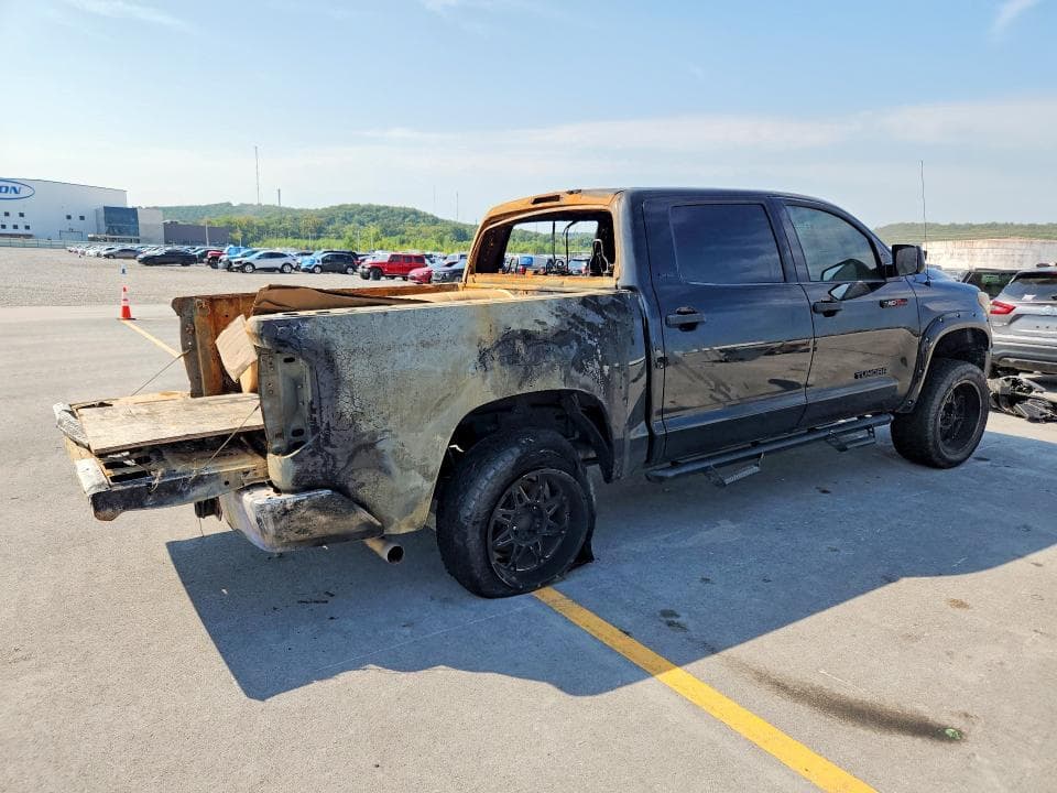 2018 TOYOTA TUNDRA CREWMAX SR5 3
