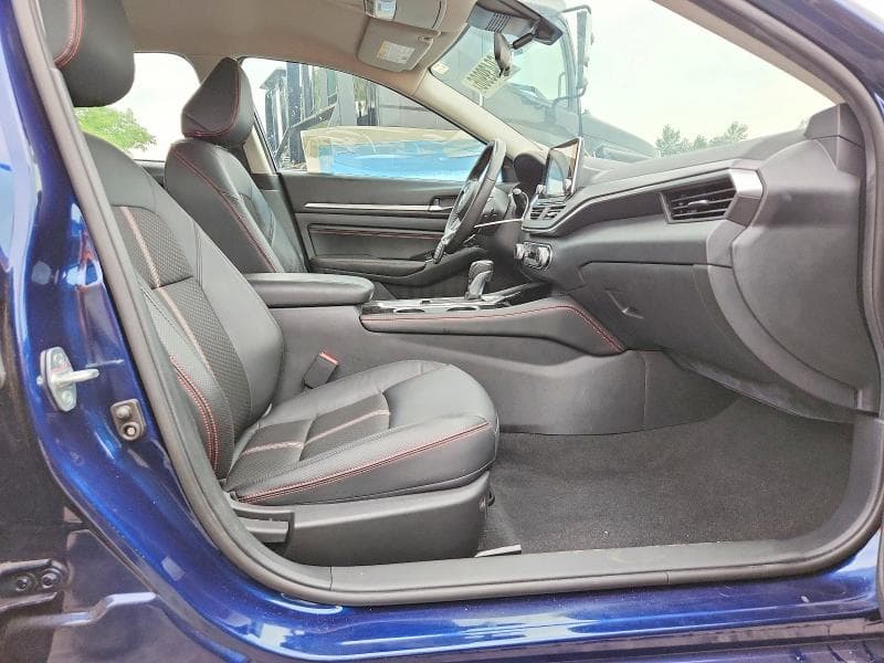 2023 NISSAN ALTIMA SR 7