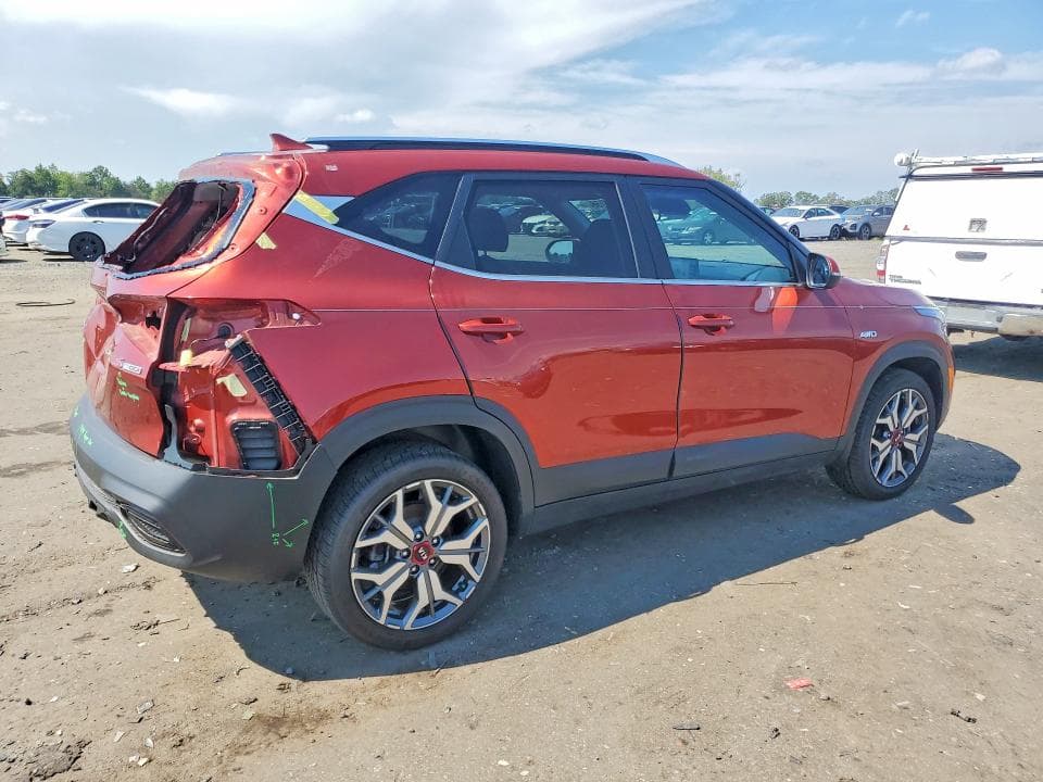 2021 KIA SELTOS S 3